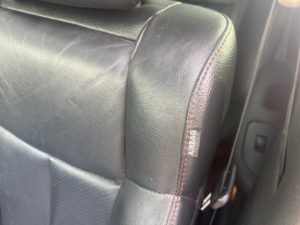Photo 31 of this NISSAN MAXIMA