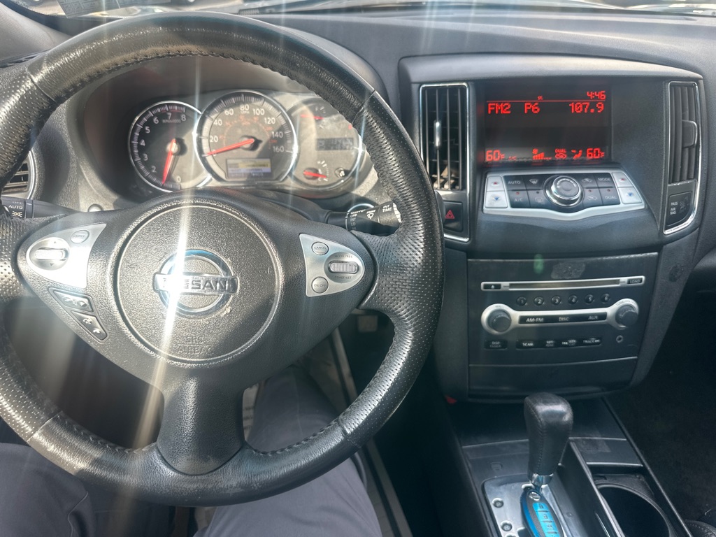 Photo 33 of this NISSAN MAXIMA