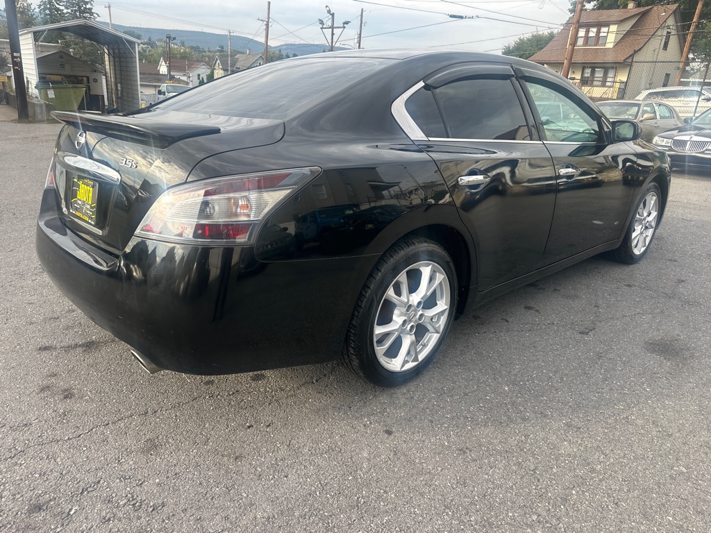 Photo 3 of this NISSAN MAXIMA