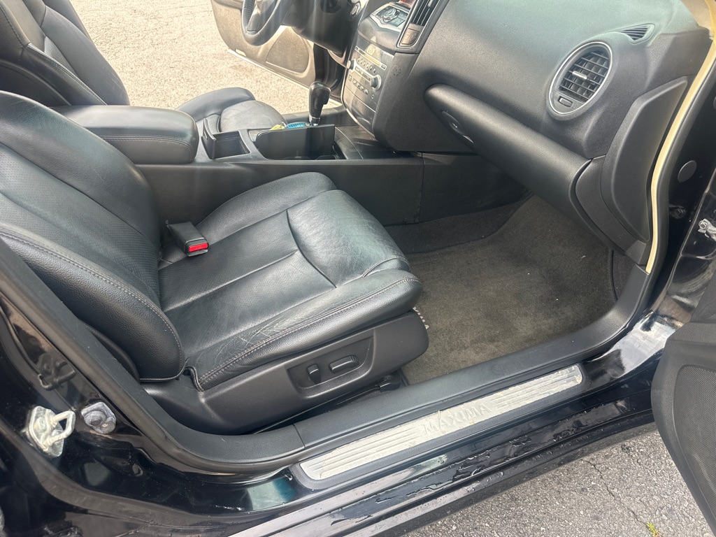 Photo 24 of this NISSAN MAXIMA