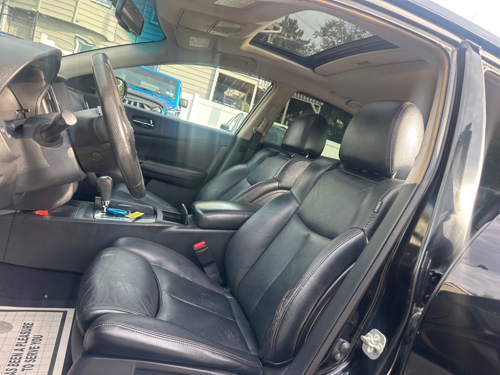 Photo 10 of this NISSAN MAXIMA