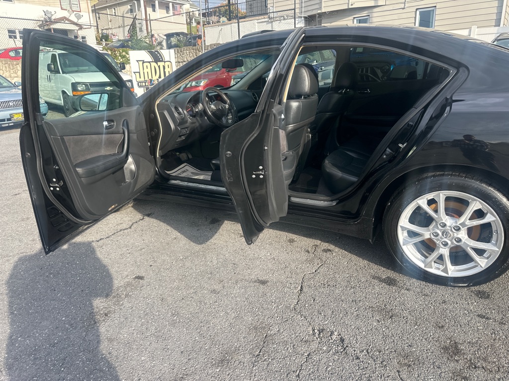 Photo 15 of this NISSAN MAXIMA