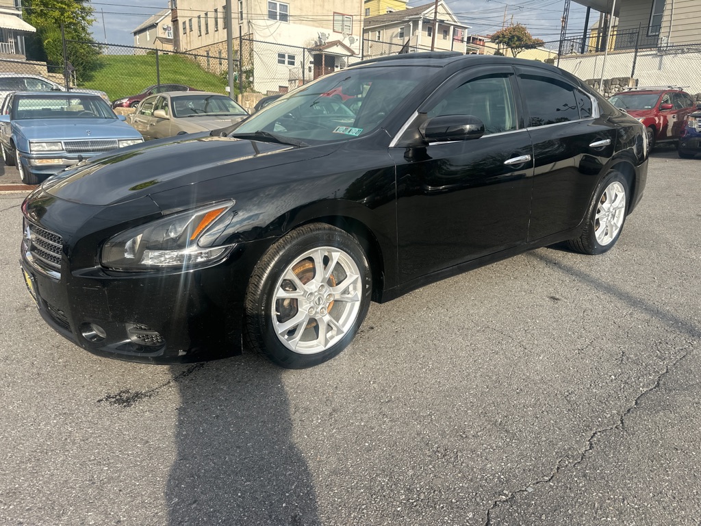 Photo 36 of this NISSAN MAXIMA