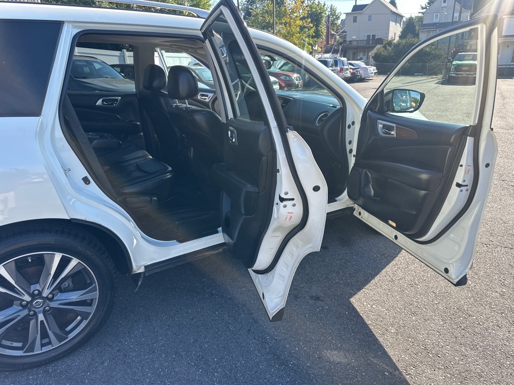 Photo 28 of this NISSAN PATHFINDER PLAT