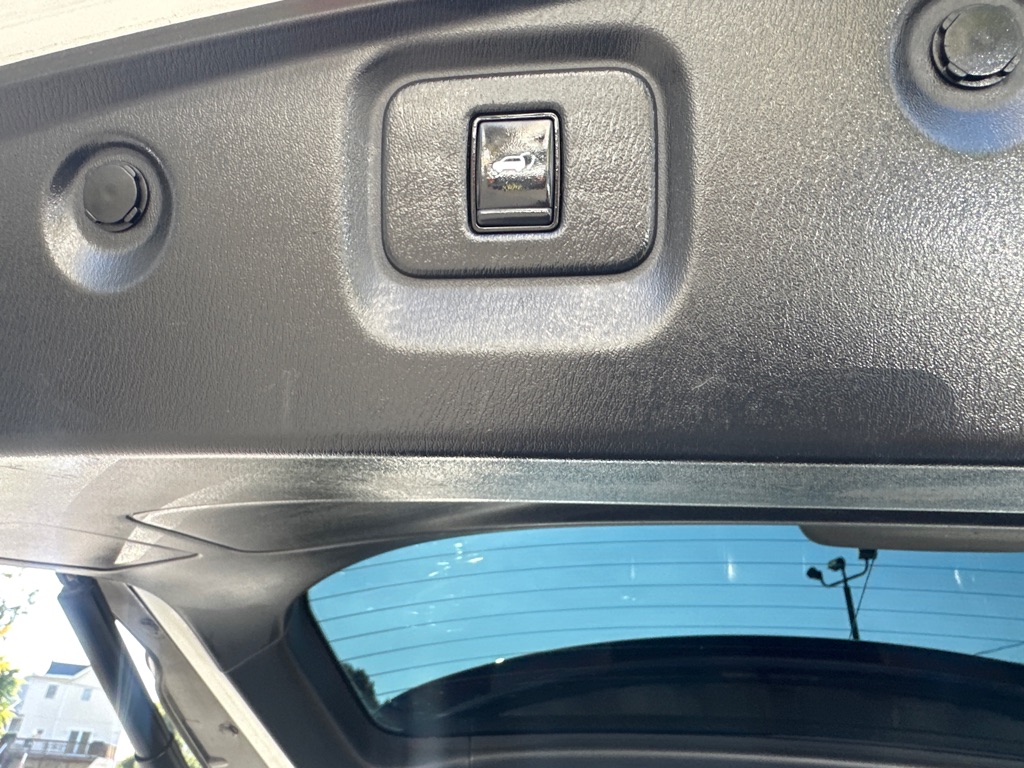 Photo 39 of this NISSAN PATHFINDER PLAT