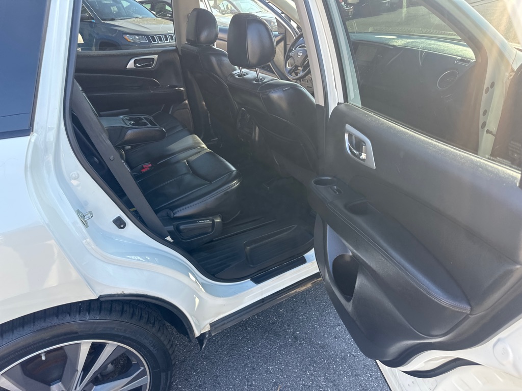 Photo 29 of this NISSAN PATHFINDER PLAT