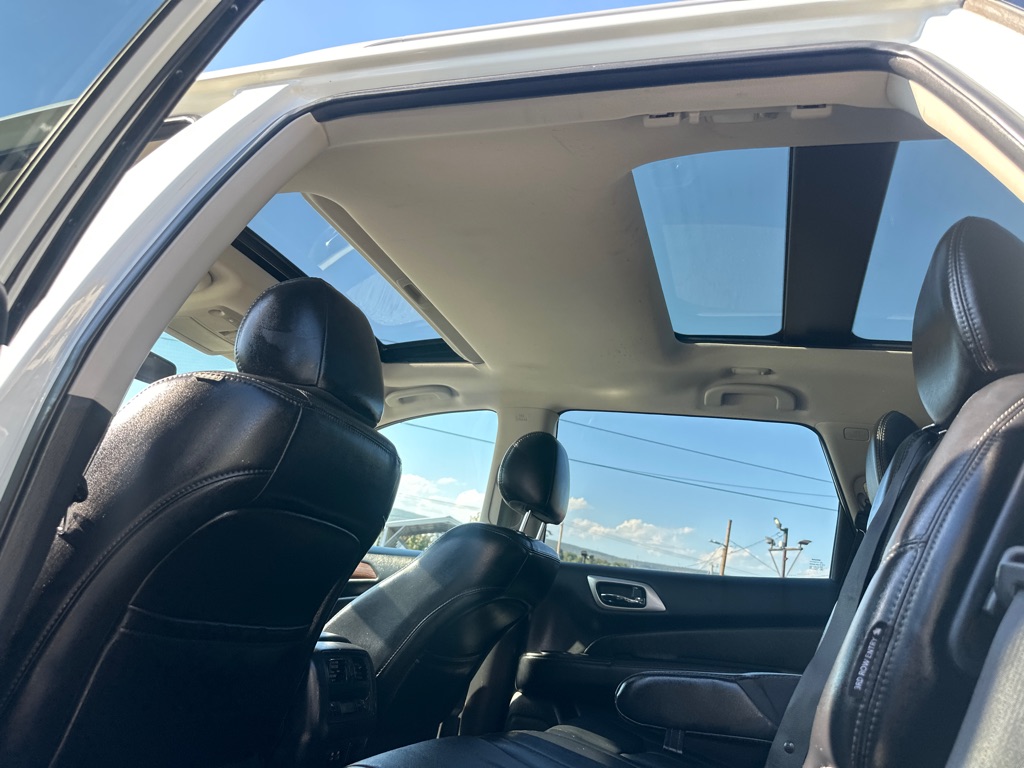 Photo 15 of this NISSAN PATHFINDER PLAT