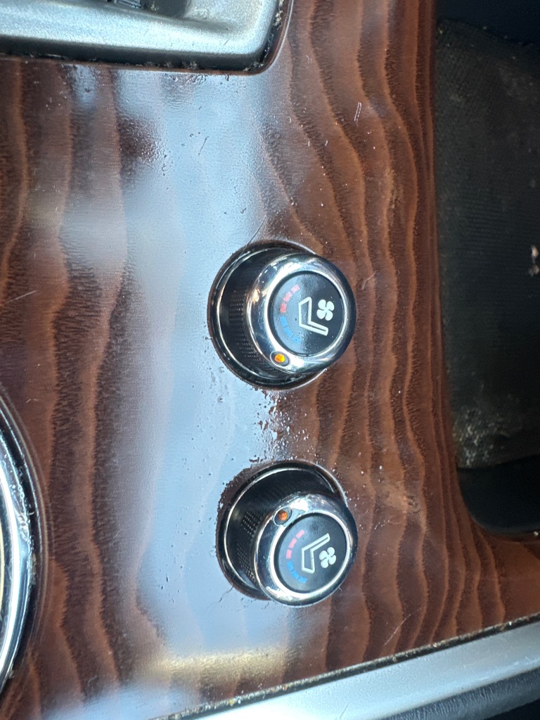 Photo 45 of this NISSAN PATHFINDER PLAT