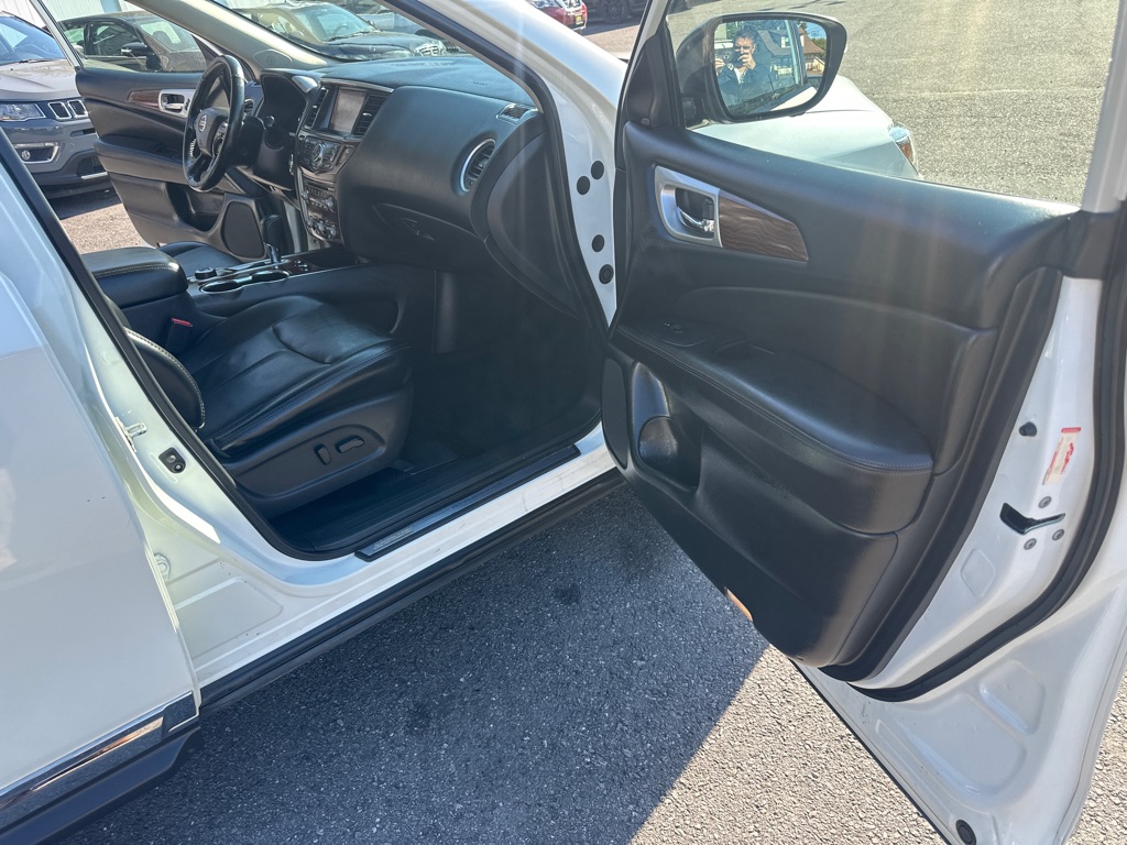 Photo 34 of this NISSAN PATHFINDER PLAT