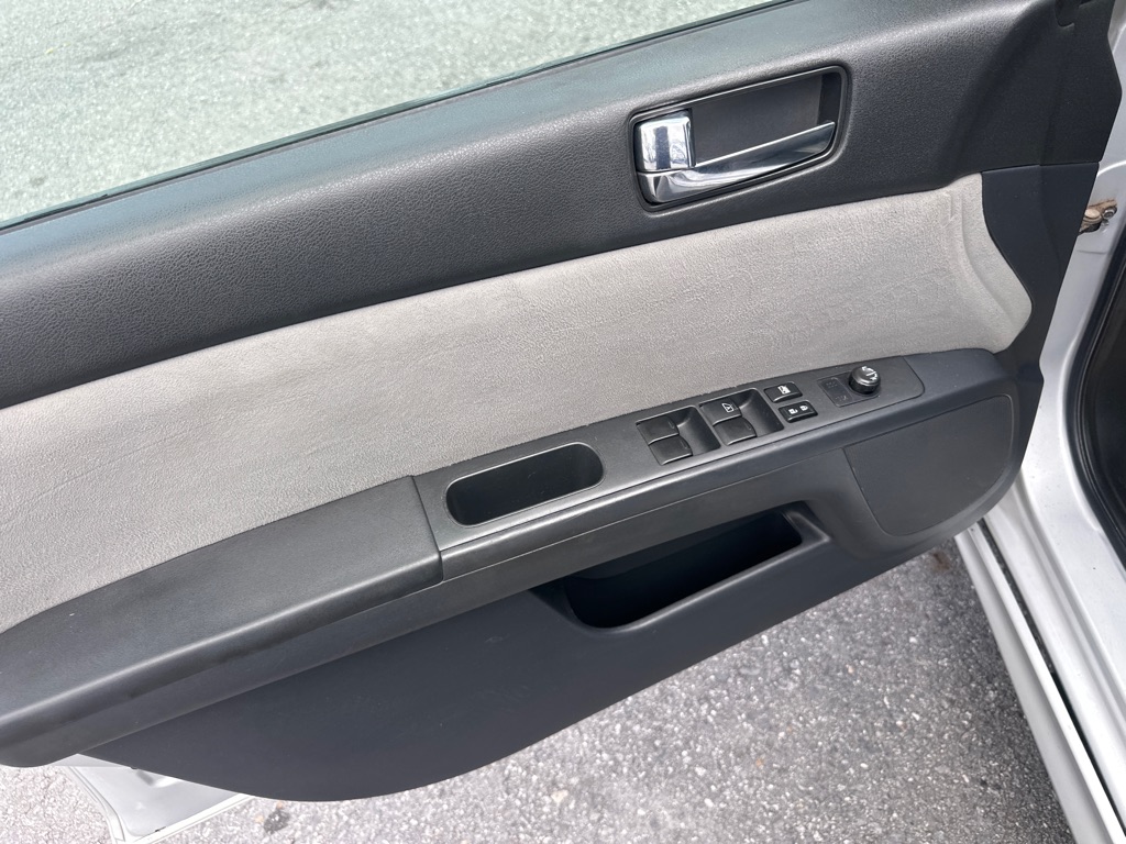Photo 30 of this NISSAN SENTRA