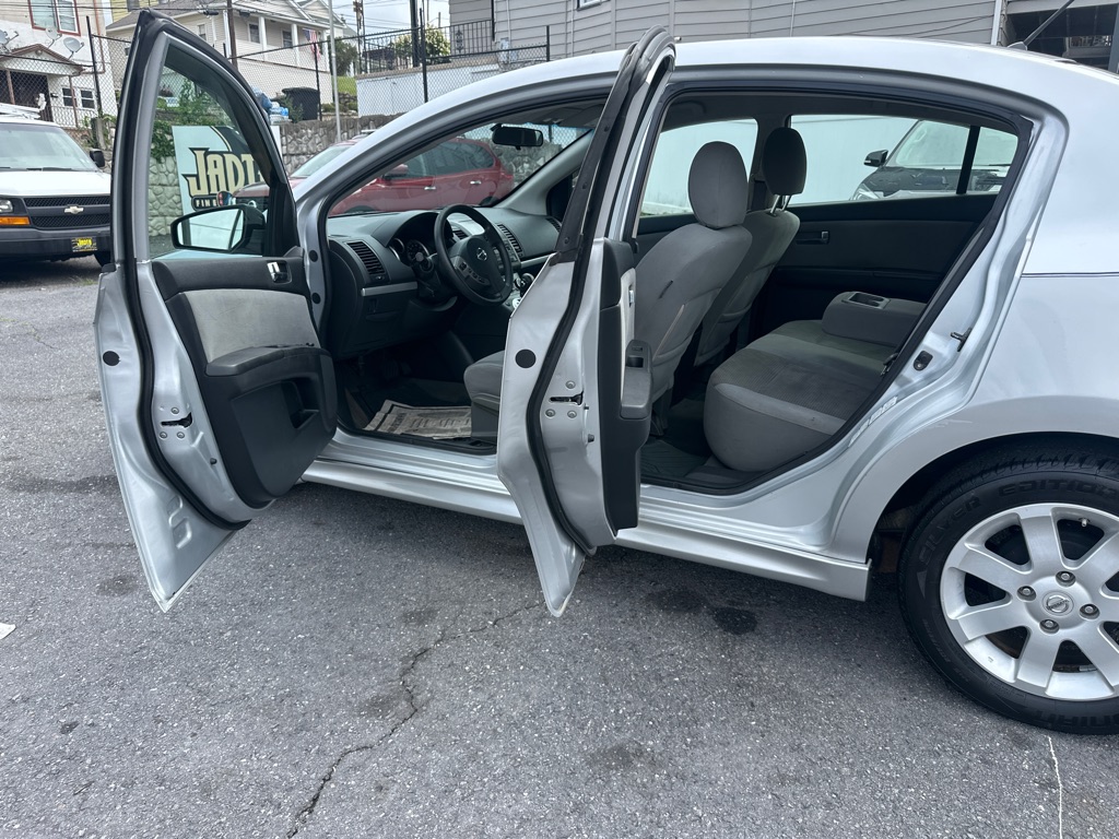 Photo 13 of this NISSAN SENTRA