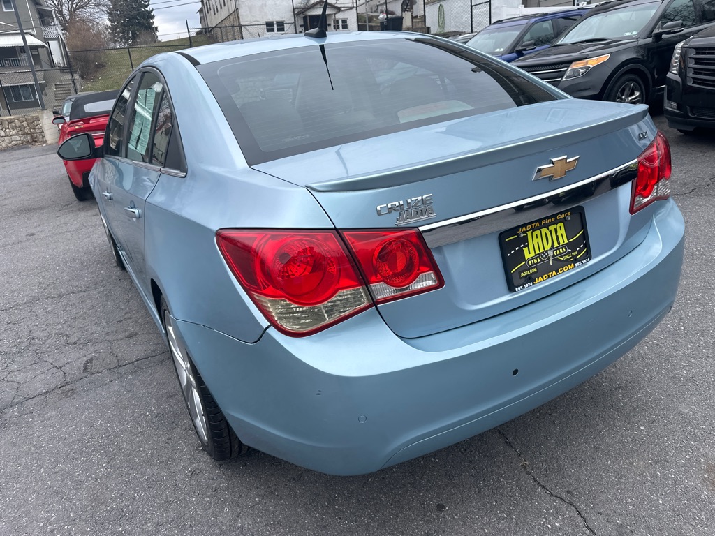 Photo 3 of this CHEVROLET CRUZE LTZ