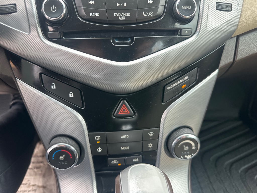 Photo 33 of this CHEVROLET CRUZE LTZ