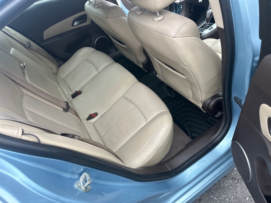 Photo 19 of this CHEVROLET CRUZE LTZ