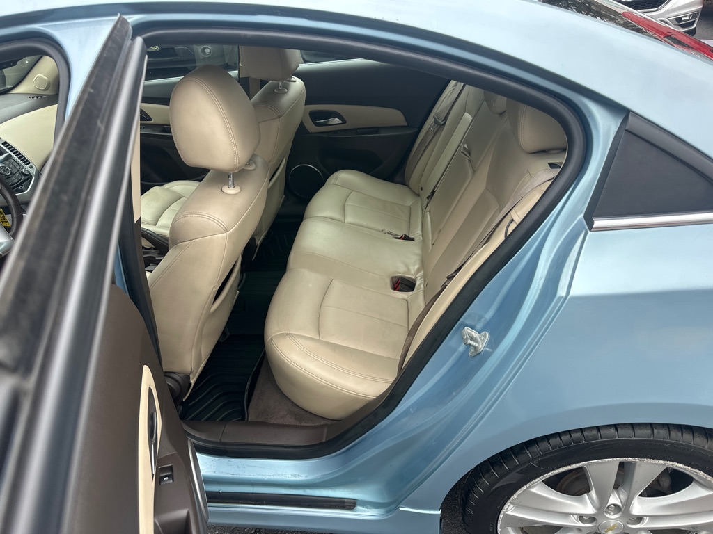 Photo 11 of this CHEVROLET CRUZE LTZ
