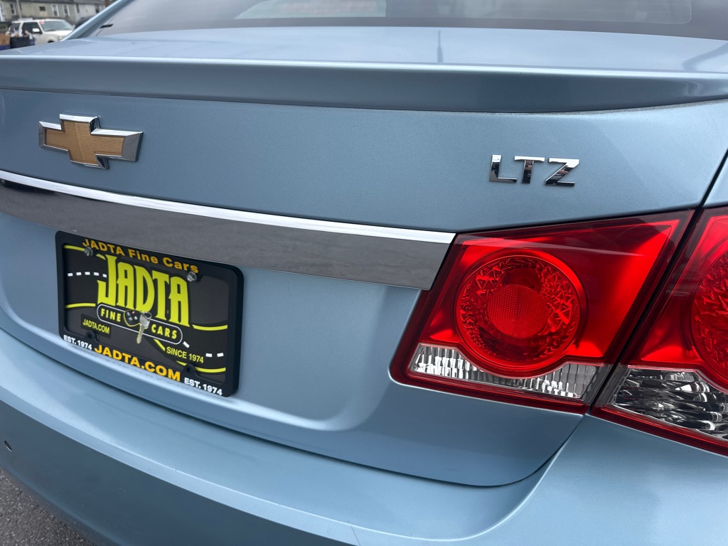 Photo 25 of this CHEVROLET CRUZE LTZ
