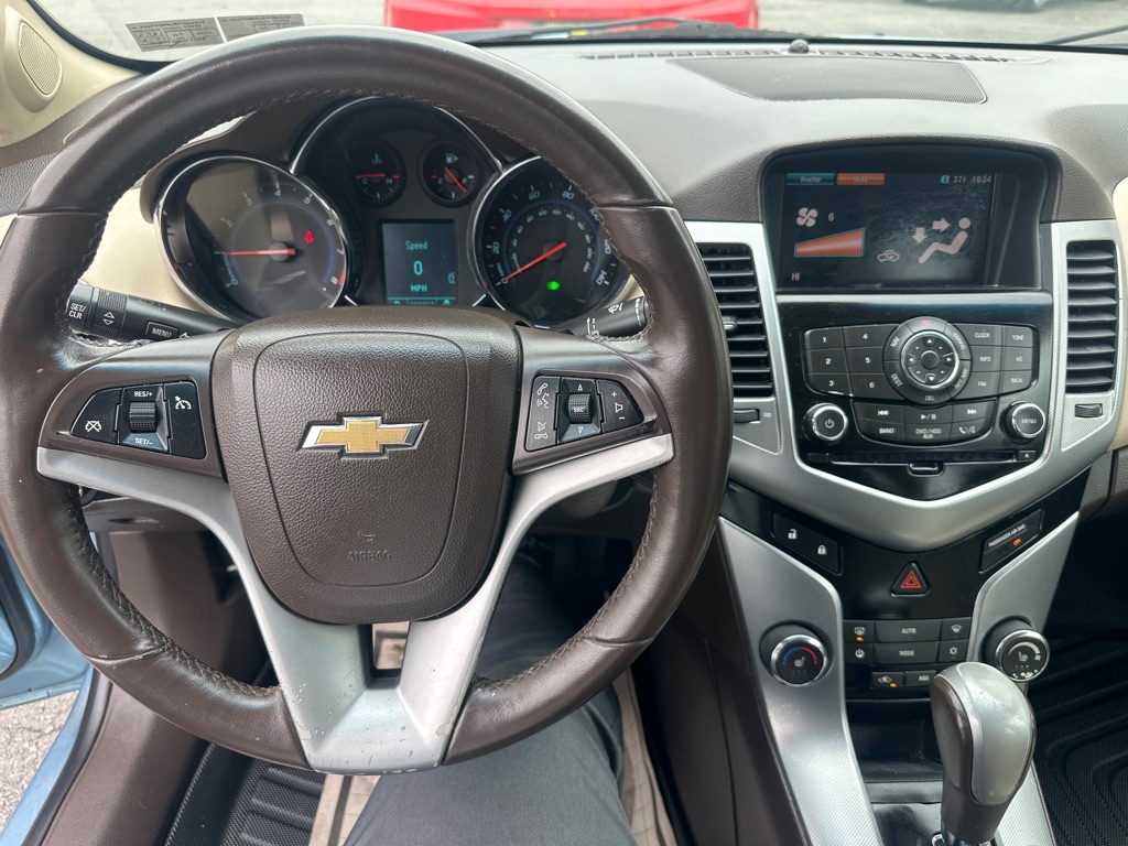Photo 32 of this CHEVROLET CRUZE LTZ