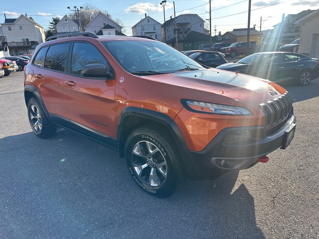 Photo 10 of this JEEP CHEROKEE