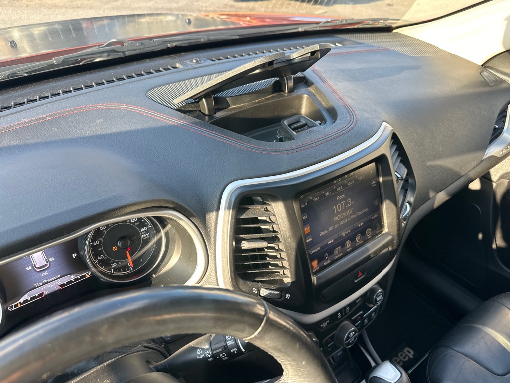 Photo 54 of this JEEP CHEROKEE