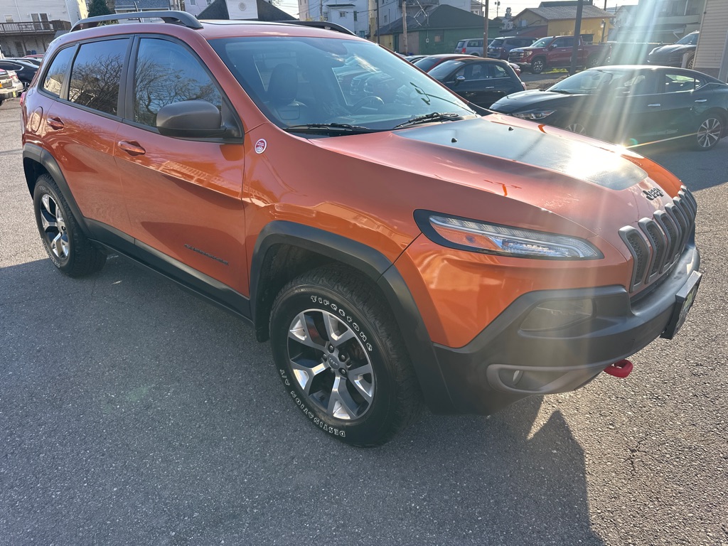 Photo 9 of this JEEP CHEROKEE