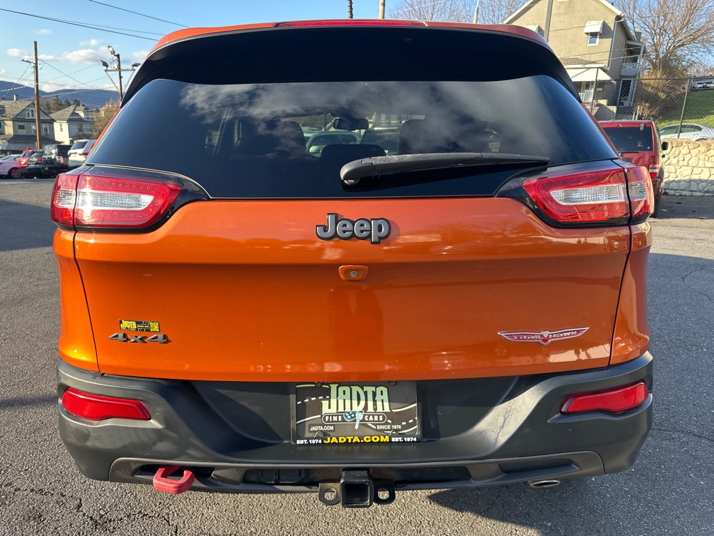 Photo 6 of this JEEP CHEROKEE