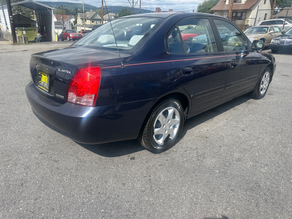 Photo 4 of this HYUNDAI ELANTRA