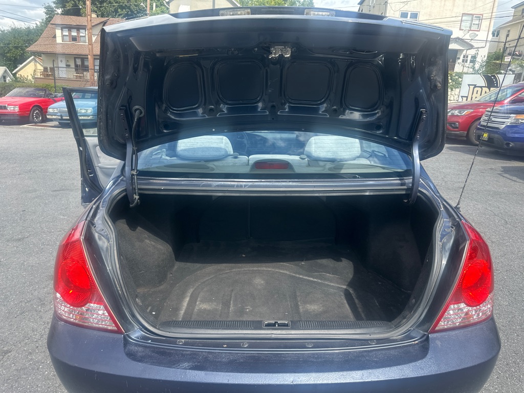 Photo 35 of this HYUNDAI ELANTRA
