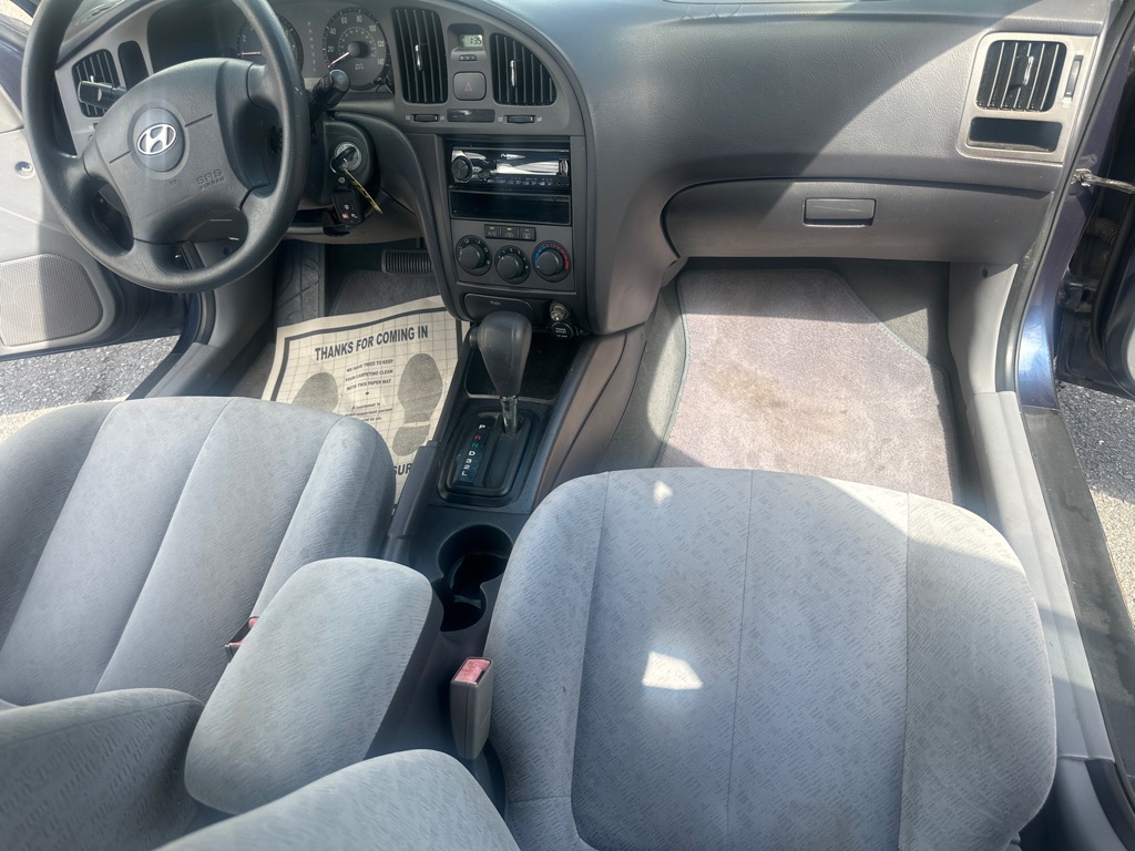 Photo 25 of this HYUNDAI ELANTRA