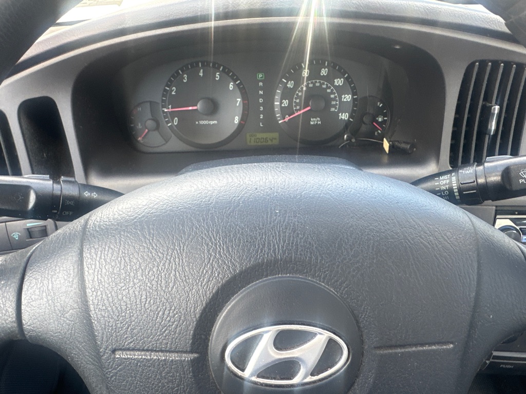 Photo 36 of this HYUNDAI ELANTRA