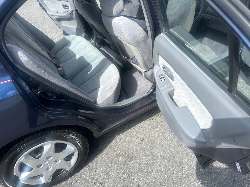 Photo 21 of this HYUNDAI ELANTRA