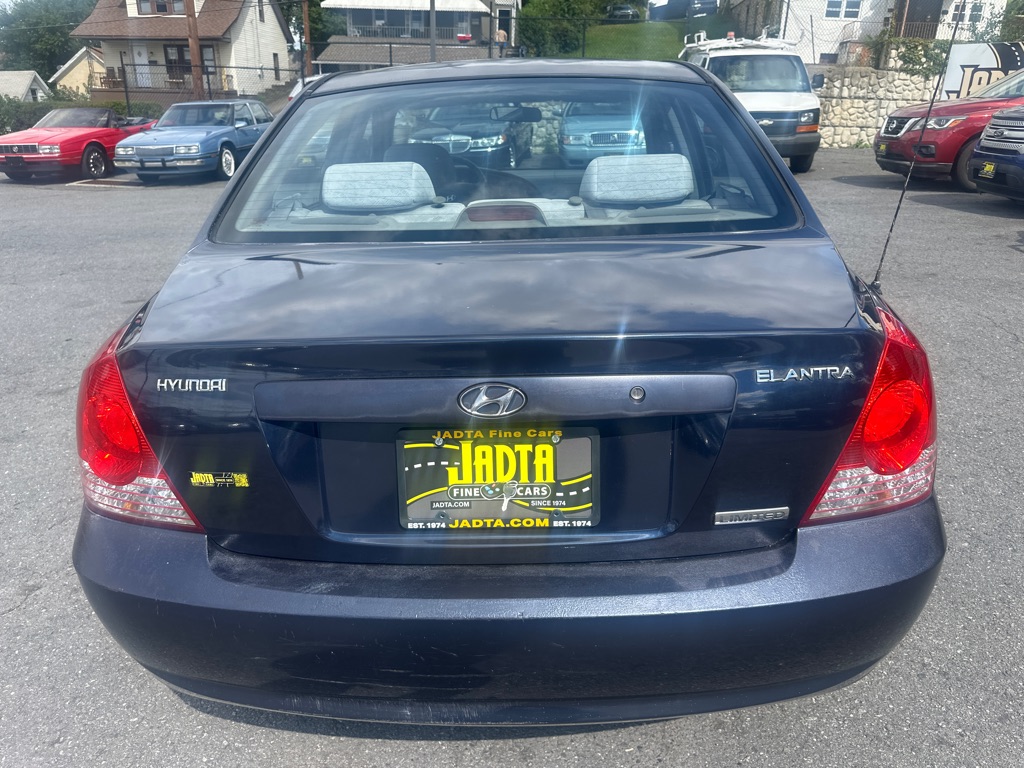 Photo 5 of this HYUNDAI ELANTRA