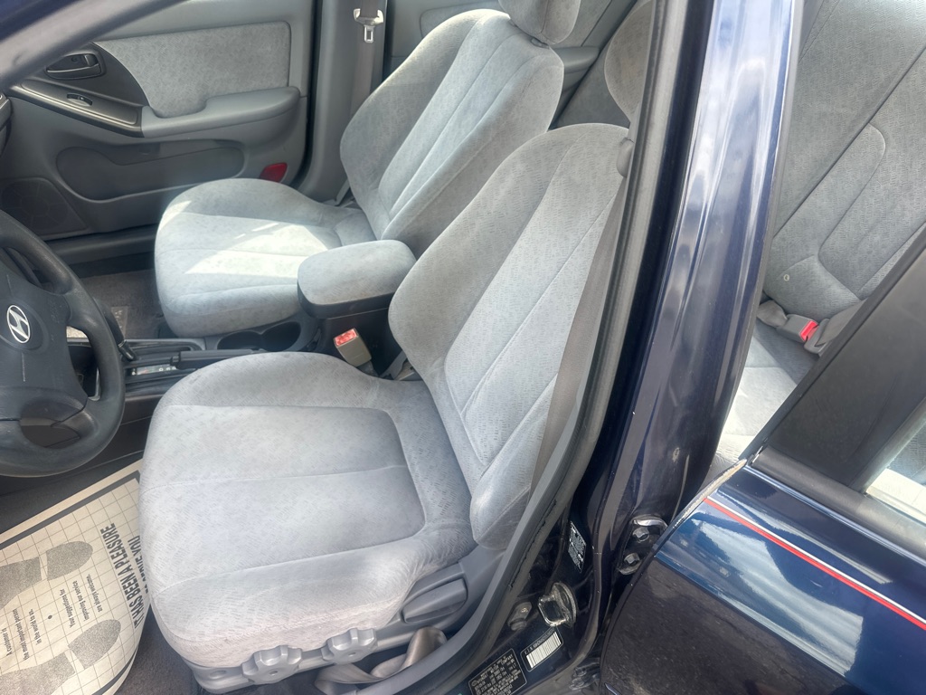 Photo 17 of this HYUNDAI ELANTRA