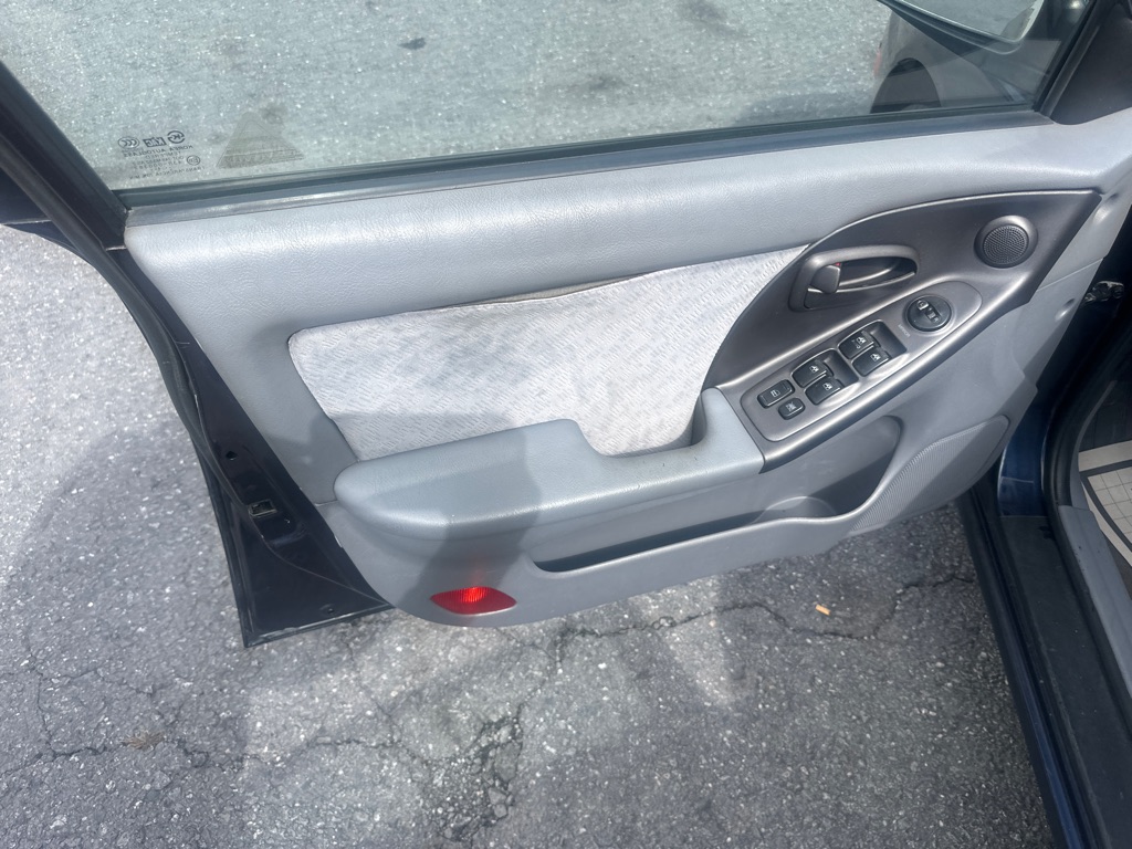 Photo 18 of this HYUNDAI ELANTRA