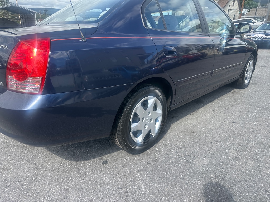 Photo 28 of this HYUNDAI ELANTRA