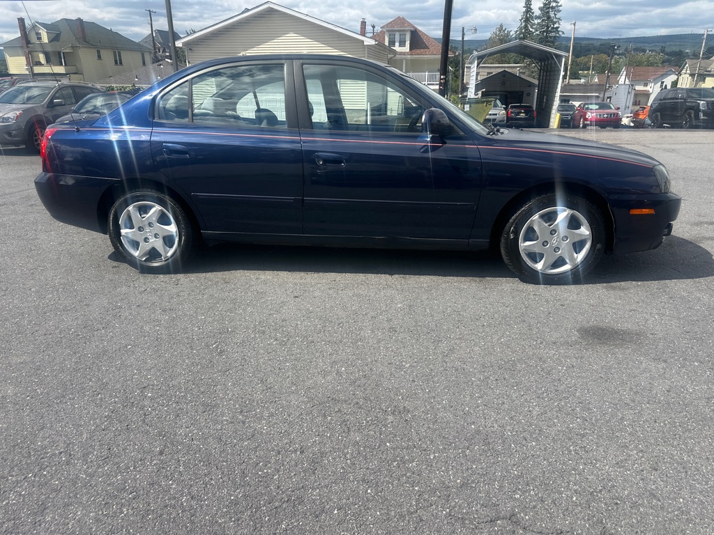 Photo 3 of this HYUNDAI ELANTRA