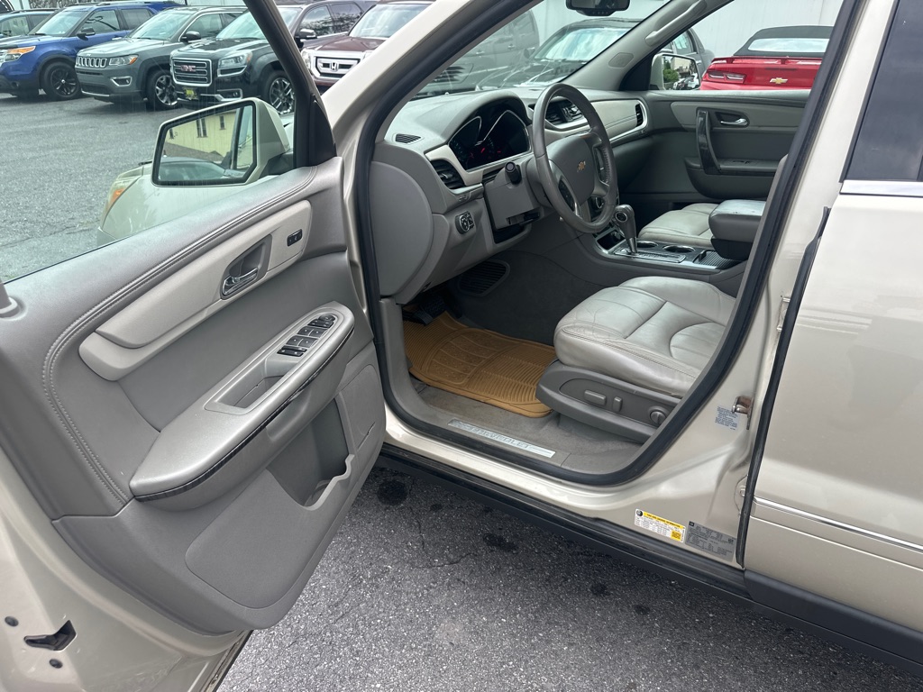 Photo 8 of this CHEVROLET TRAVERSE