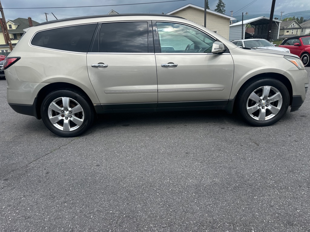 Photo 7 of this CHEVROLET TRAVERSE