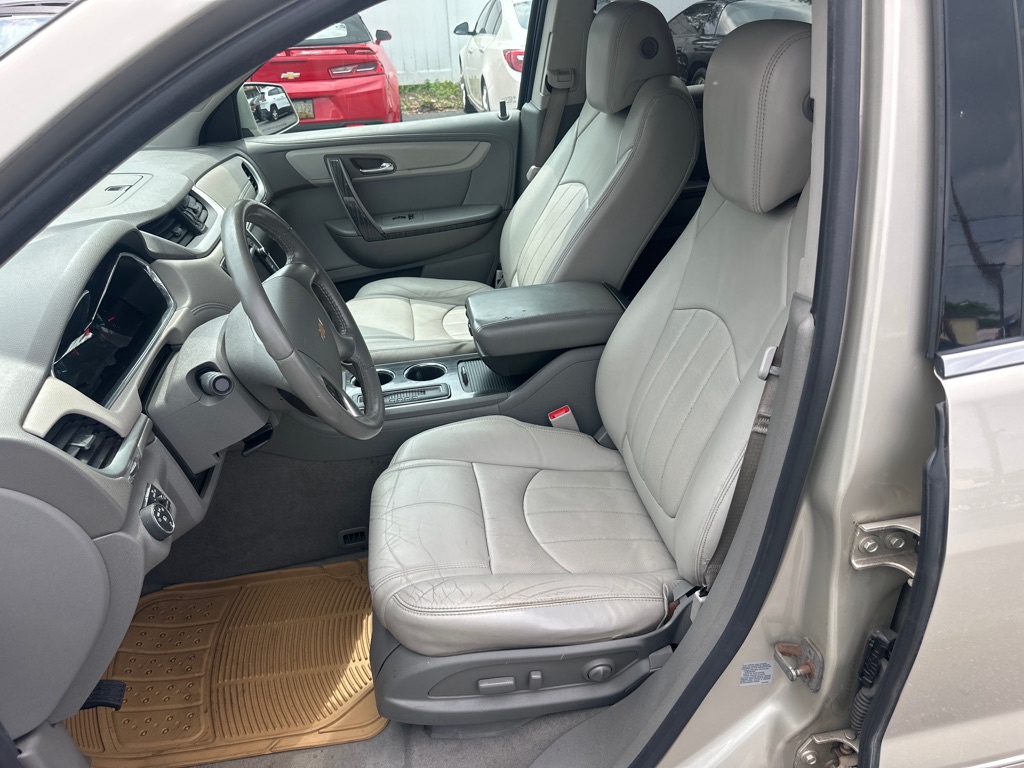 Photo 9 of this CHEVROLET TRAVERSE