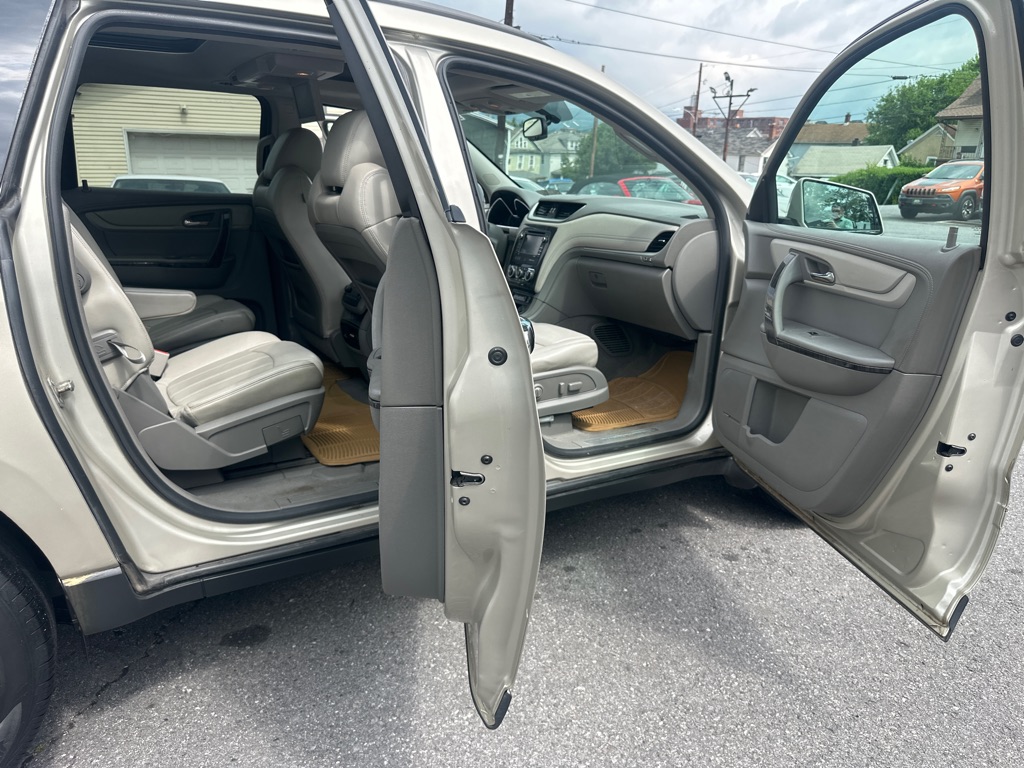 Photo 21 of this CHEVROLET TRAVERSE