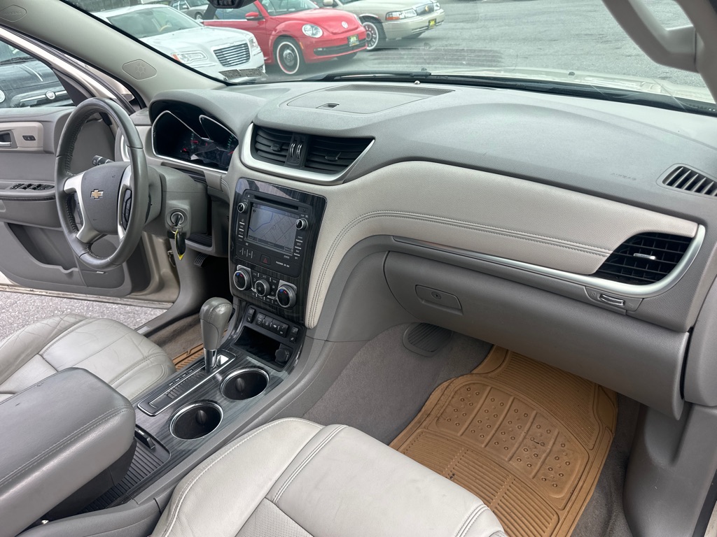 Photo 34 of this CHEVROLET TRAVERSE
