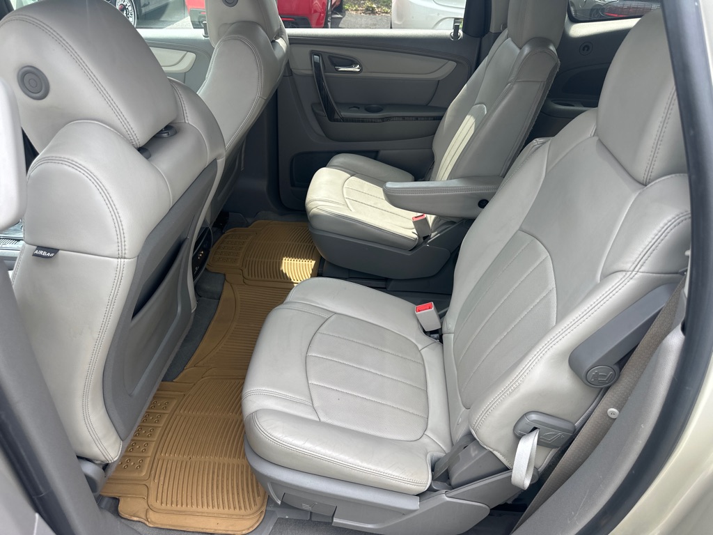 Photo 12 of this CHEVROLET TRAVERSE