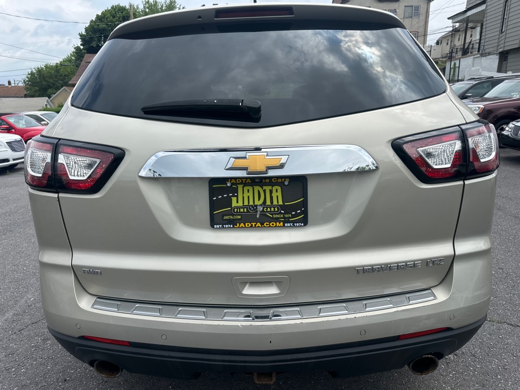 Photo 5 of this CHEVROLET TRAVERSE