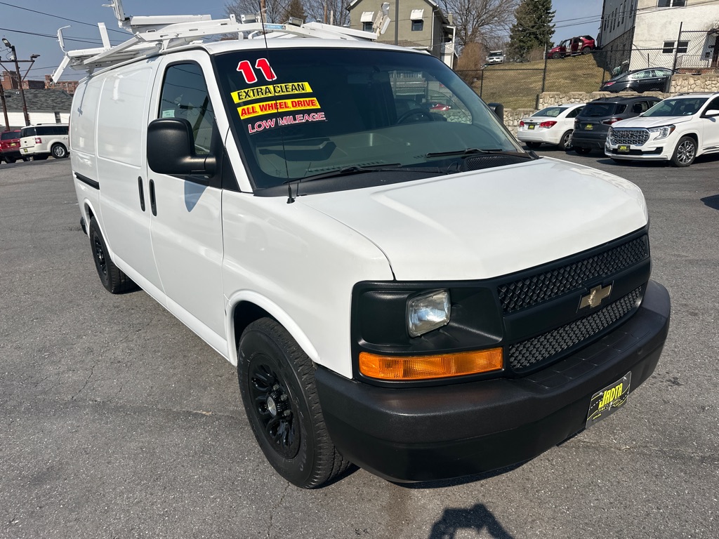 Photo 2 of this CHEVROLET EXPRESS 1500AWD
