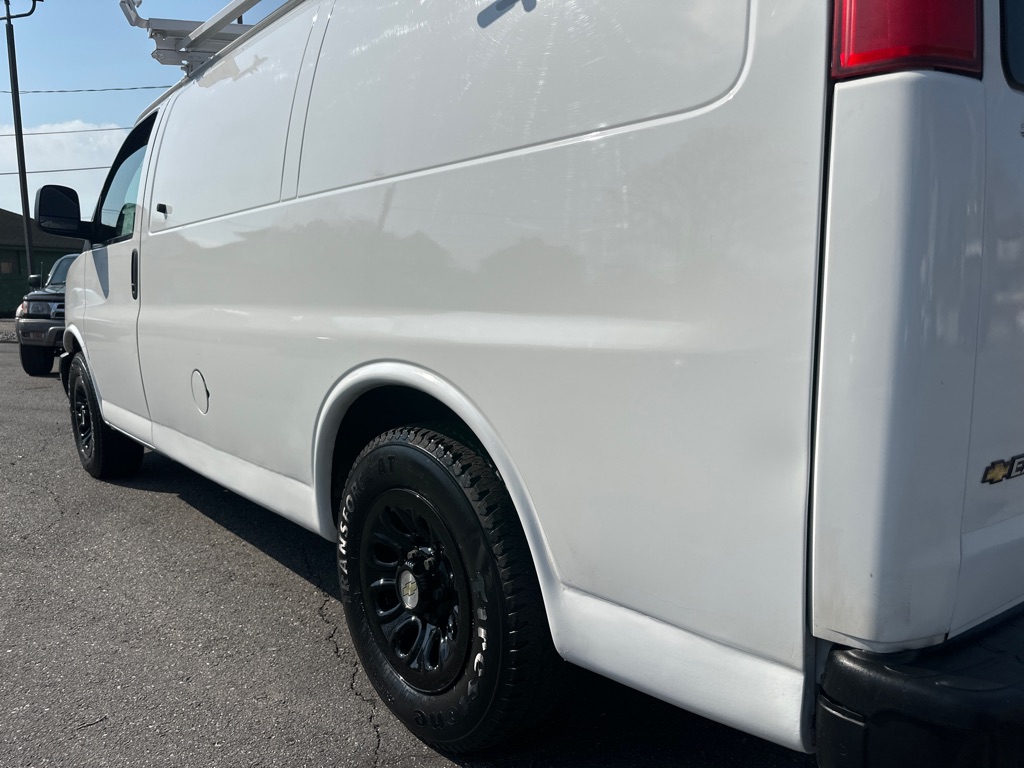 Photo 17 of this CHEVROLET EXPRESS 1500AWD