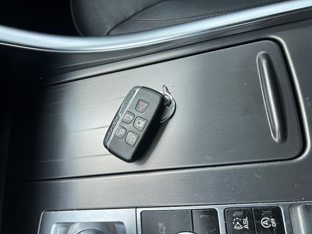 Photo 25 of this LAND ROVER RANGE ROVER SPO