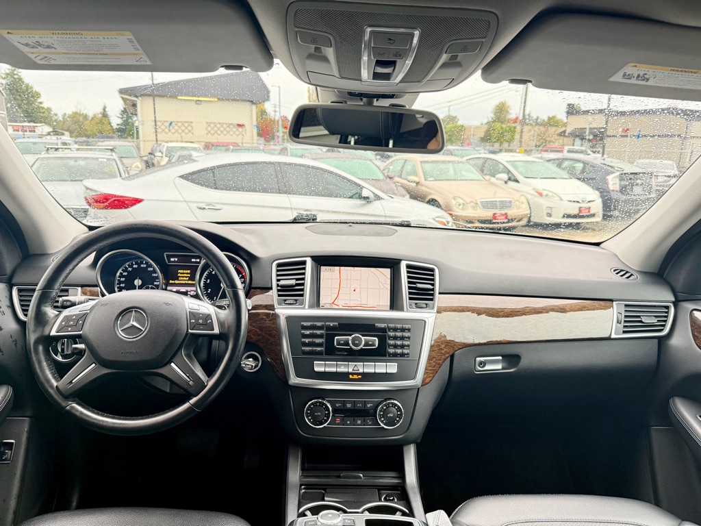 Photo 11 of this MERCEDES-BENZ M-CLASS