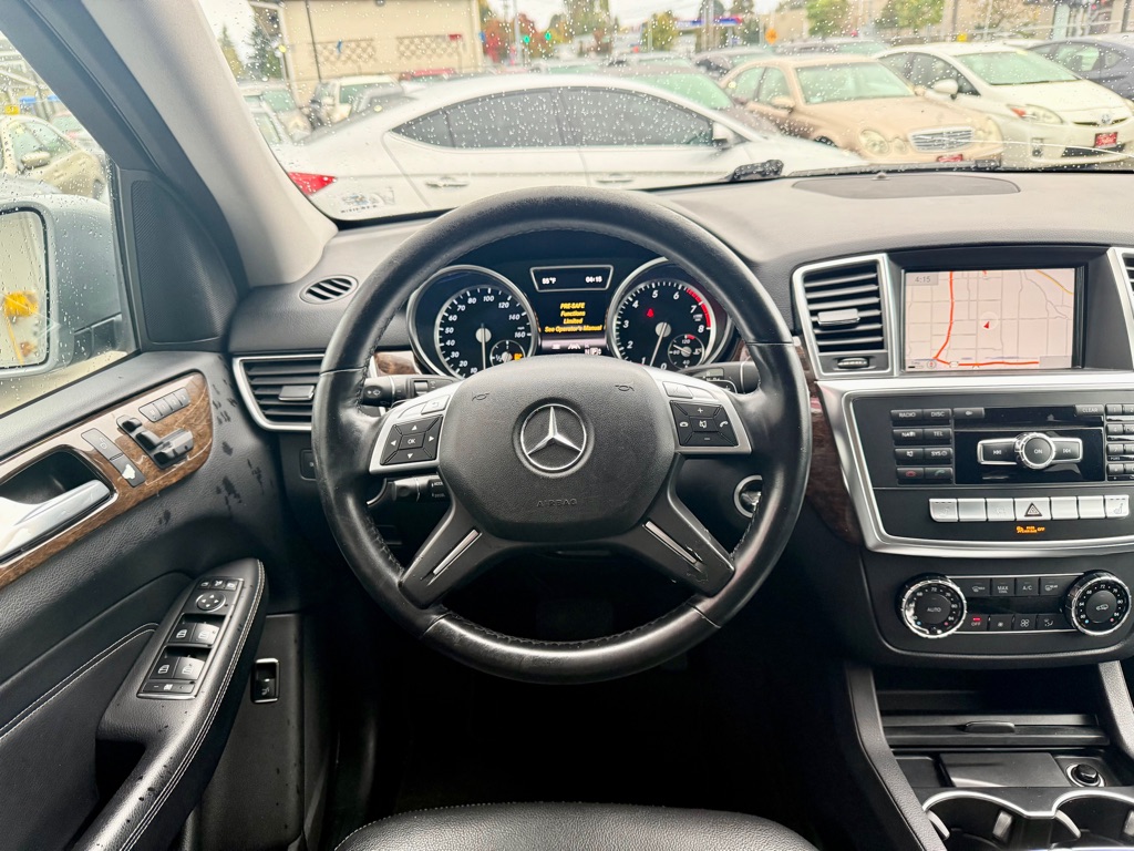 Photo 13 of this MERCEDES-BENZ M-CLASS