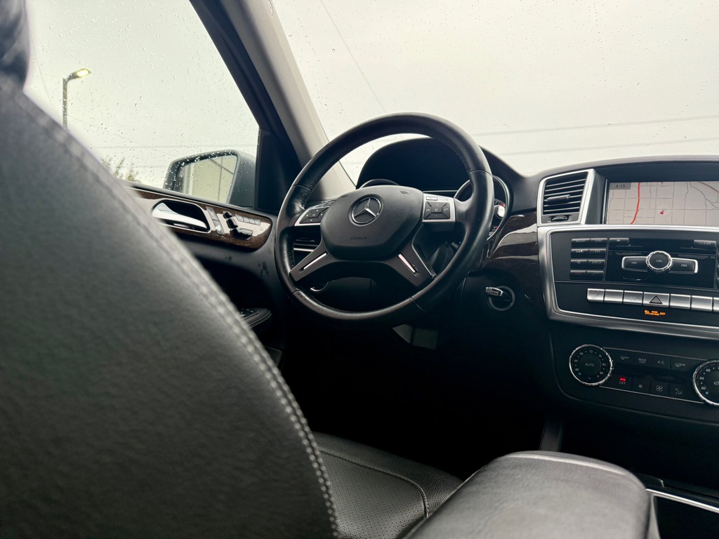 Photo 12 of this MERCEDES-BENZ M-CLASS