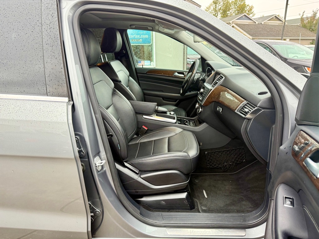 Photo 17 of this MERCEDES-BENZ M-CLASS