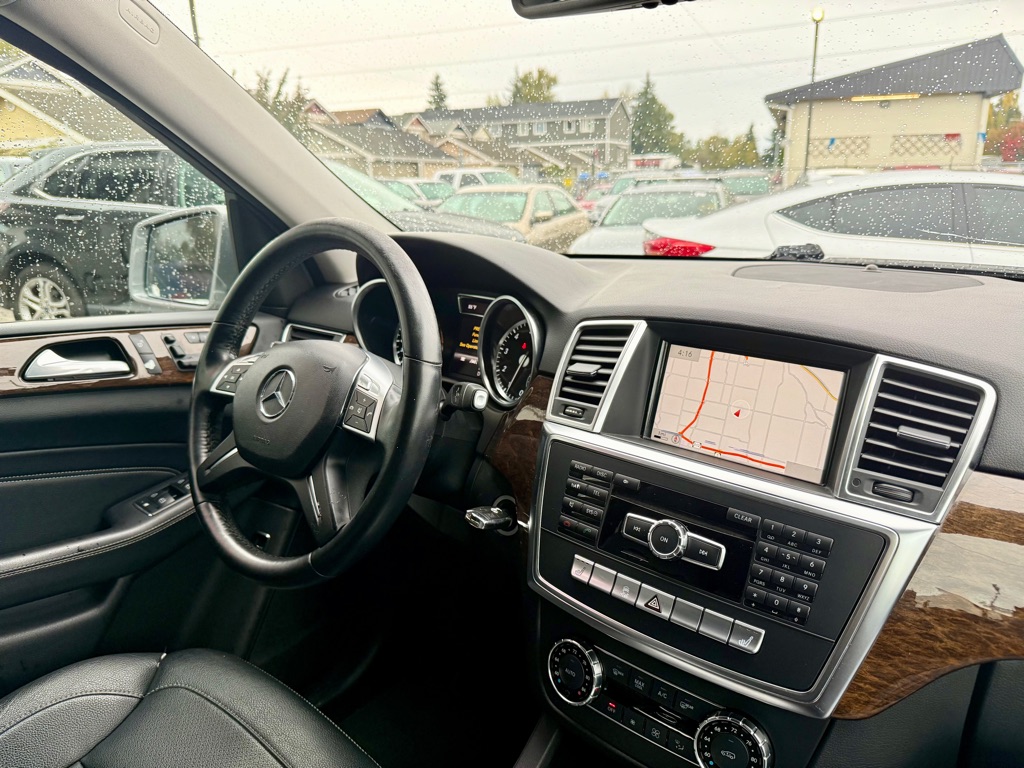 Photo 18 of this MERCEDES-BENZ M-CLASS